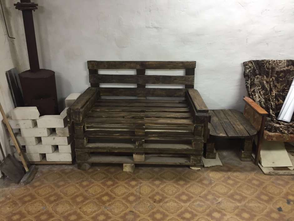 Диванчик из полетов в гараж