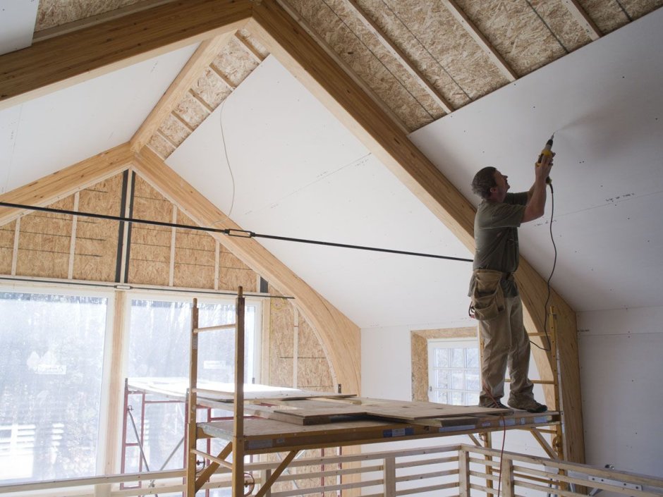 Отделка мансардной крыши изнутри