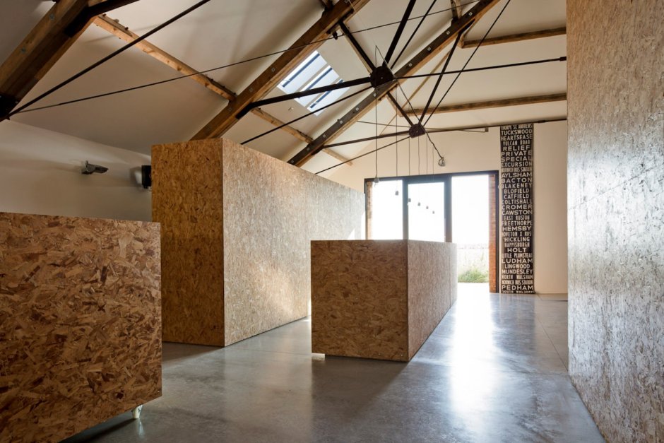 Отделка стен мансарды