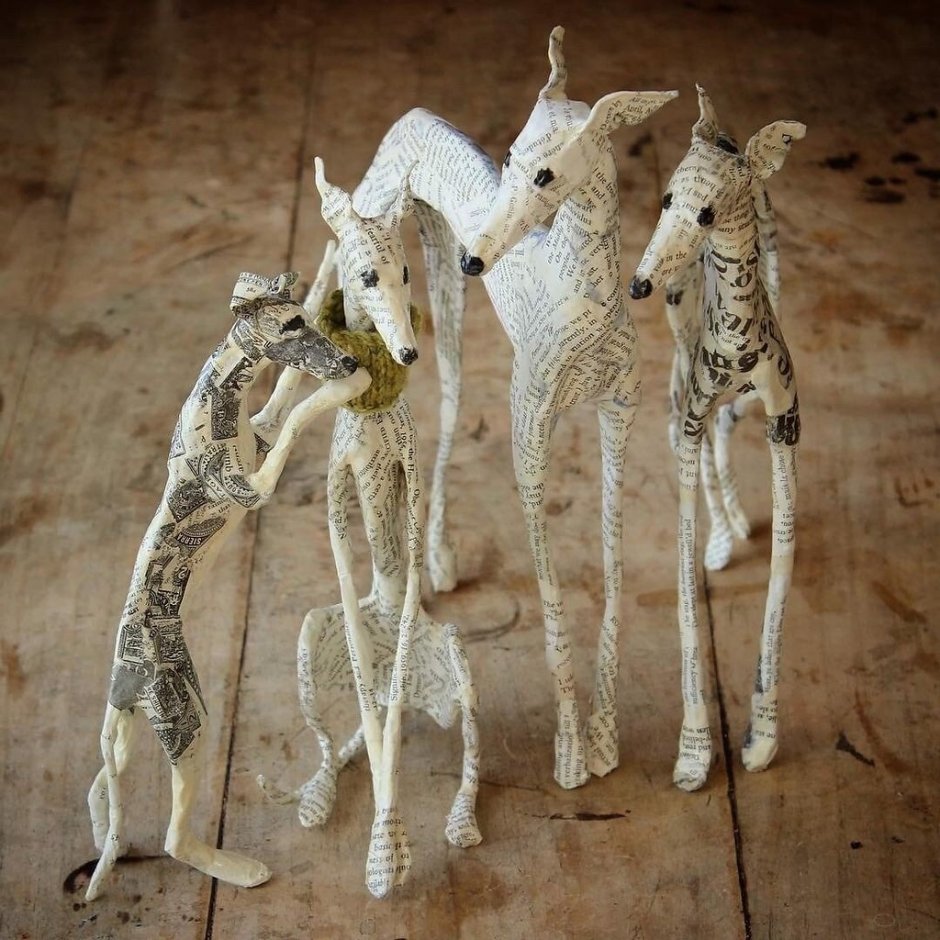 Собаки из папье-маше Лоррейн Корриган