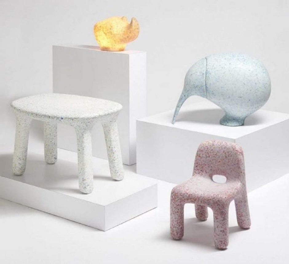 Дизайнерская мебель из переработанного пластика