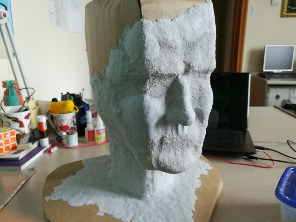 Лицо из папье маше