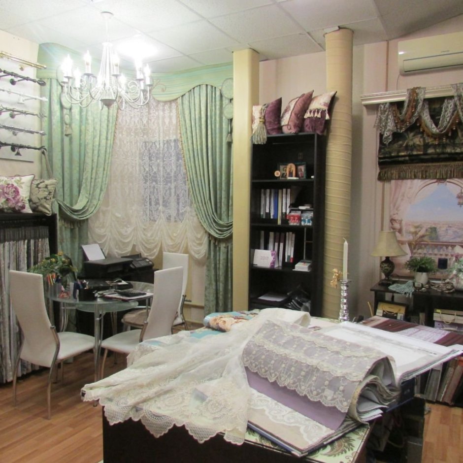 Дизайнерские интерьеры салона штор