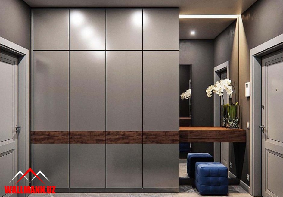 Деревянные рейки в коридоре