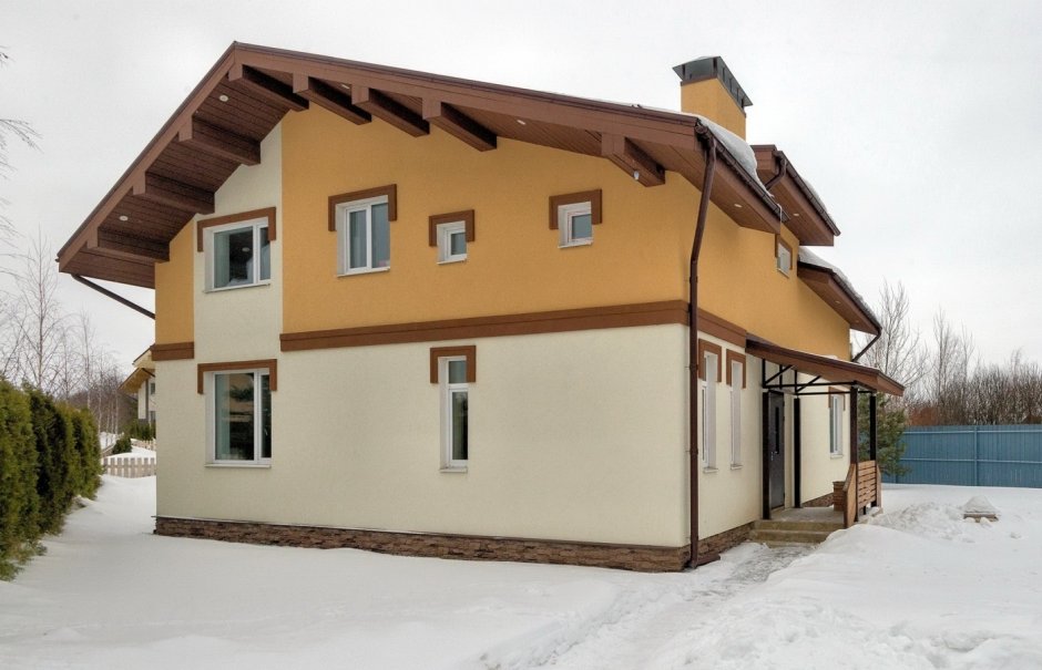 Комбинированная отделка дома штукатурка и ОСБ