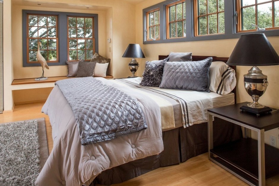 Красиво застеленная кровать