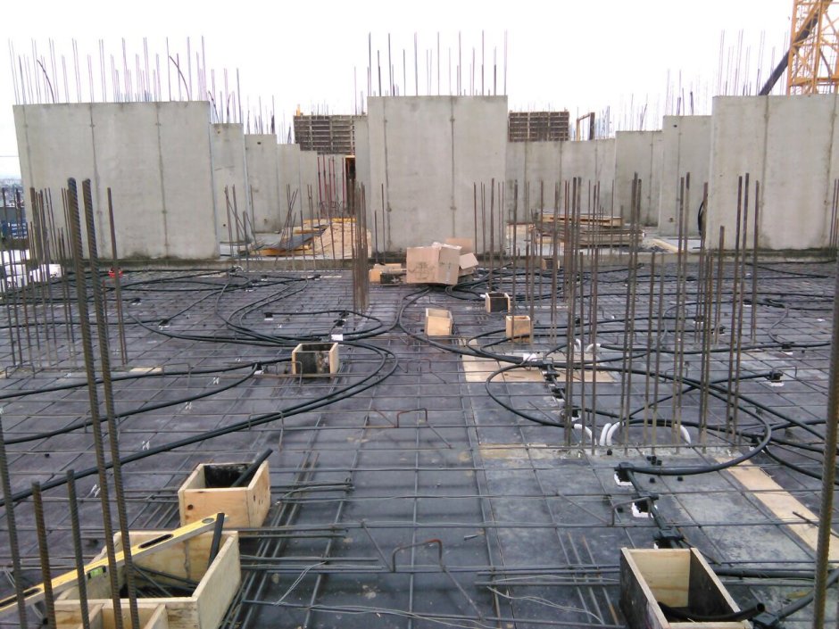 Трубная разводка под электрику в монолите