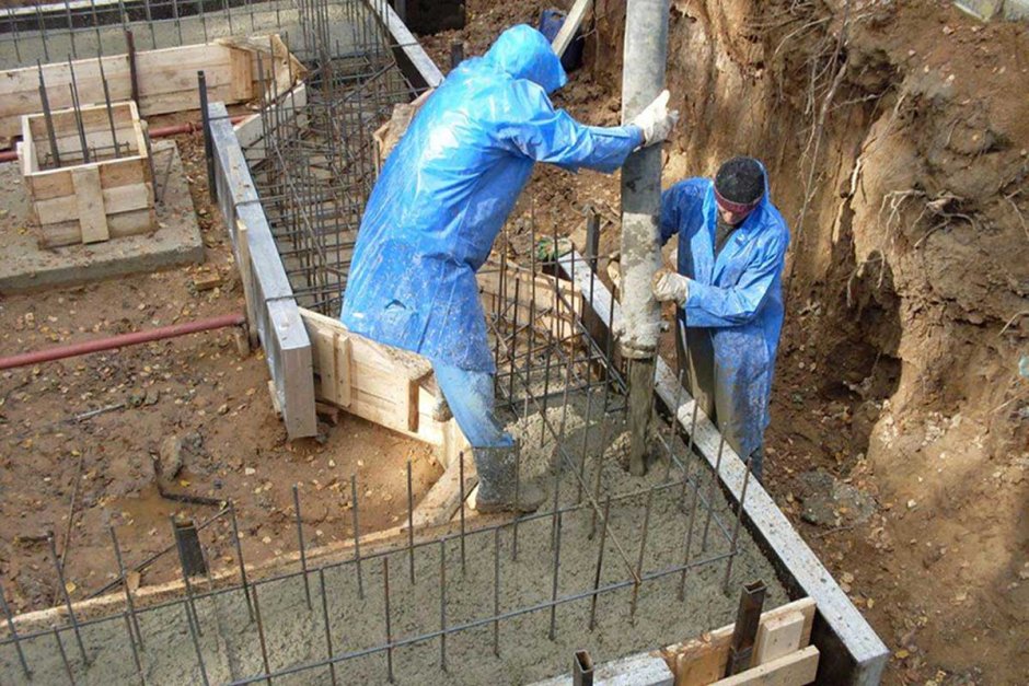 Приспособления для заливки фундамента