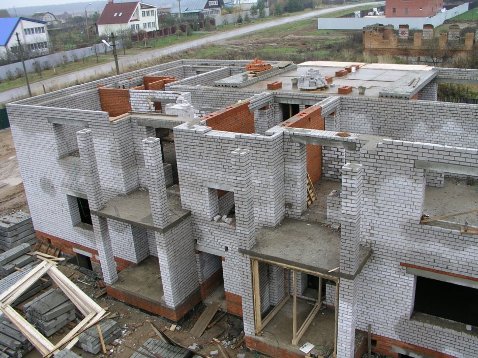 Монолитно кирпичный каркас