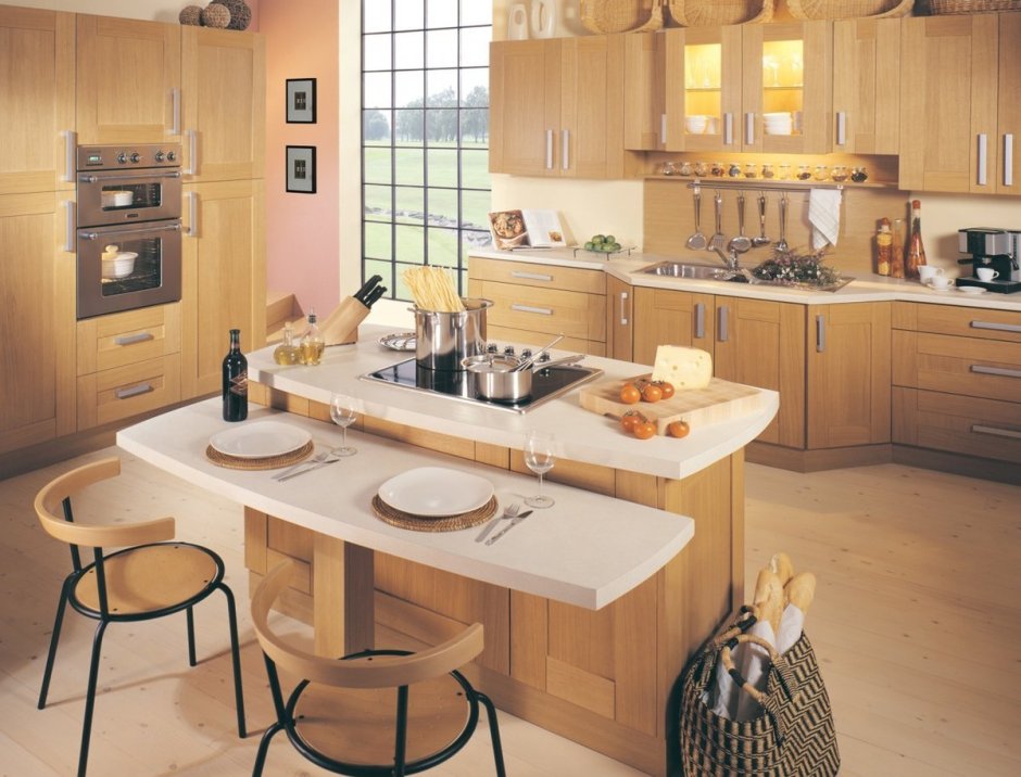 Небольшая кухня с островом