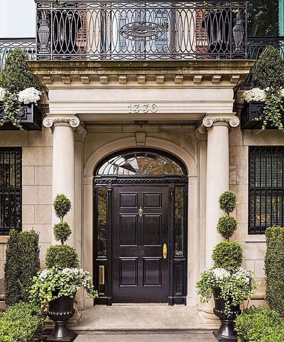 Входная в частный дом