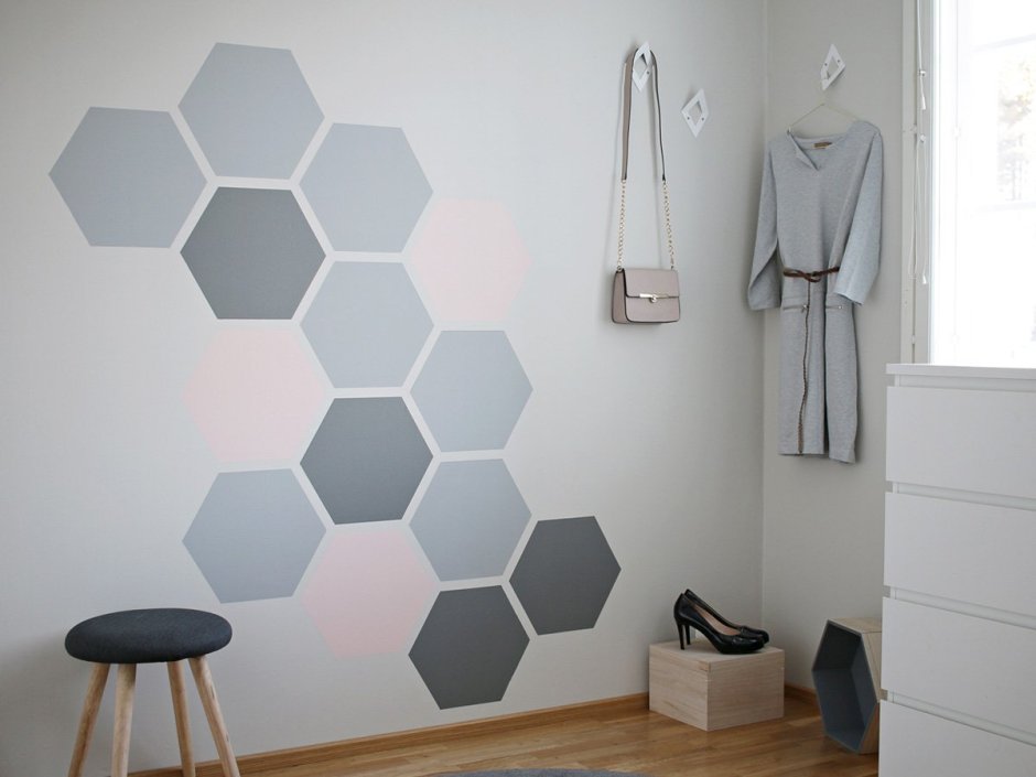 Соты на стене