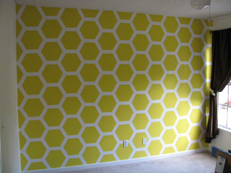 Соты в интерьере спальни