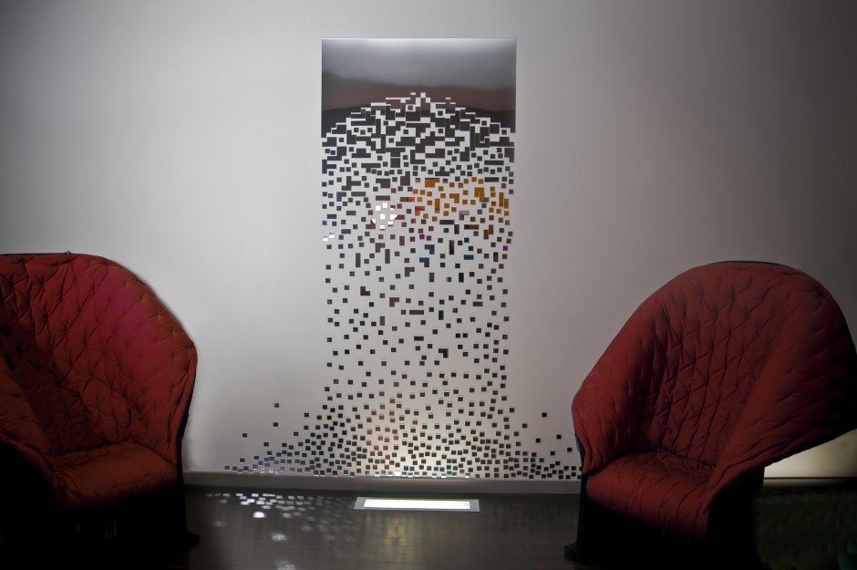 Зеркальные капли на стену