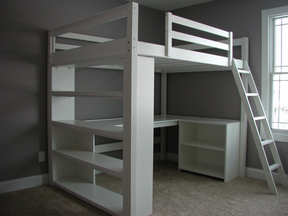 Верхний ярус кровати чердака
