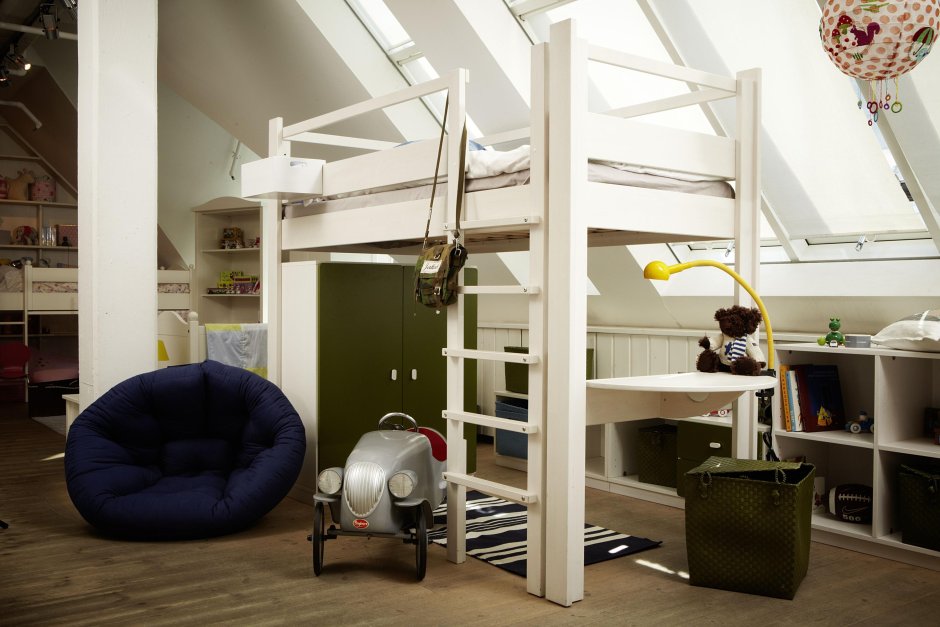 Кровать чердак в студии 20 кв.м