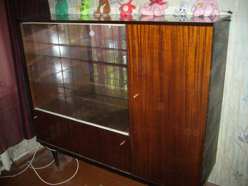 Розовый сервант ГДР