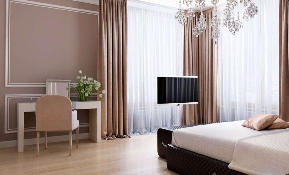 Белая кухня с бежевыми обоями