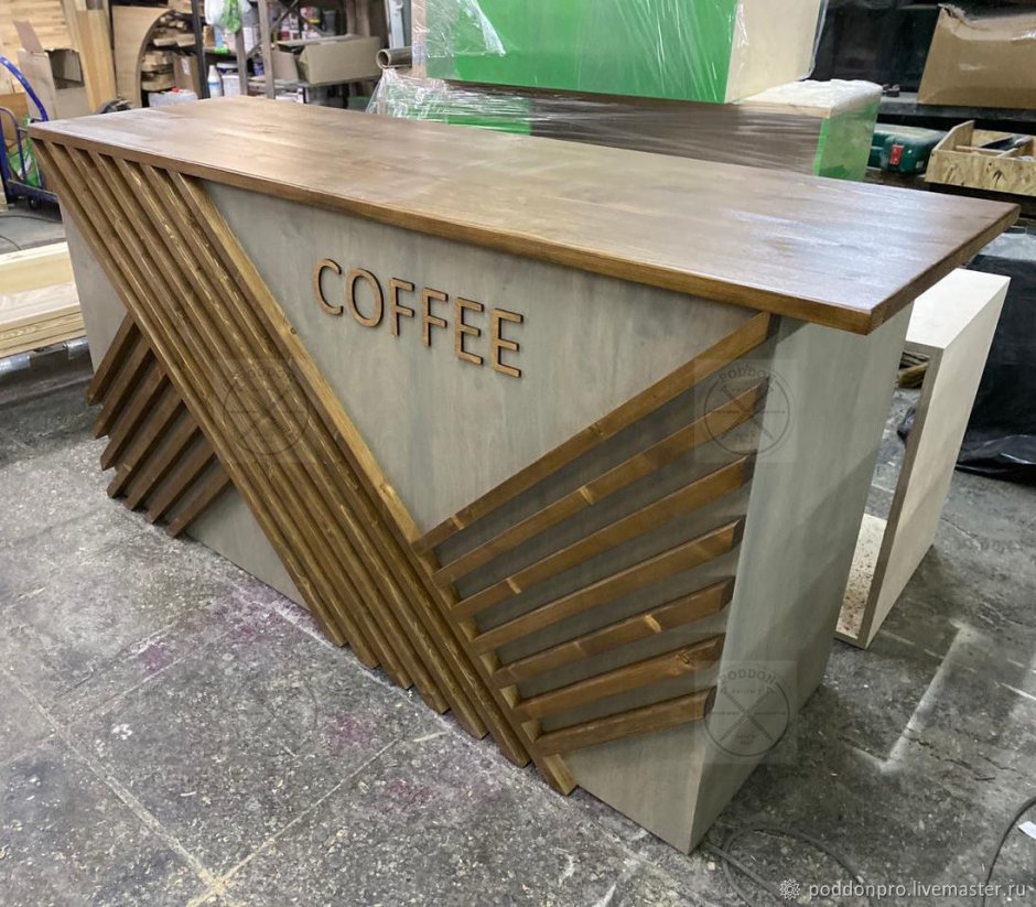 Деревянная барная стойка