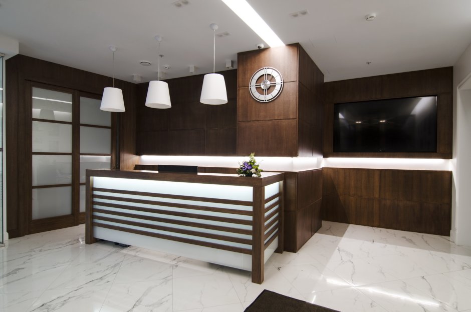 Ресепшн из дерева современные