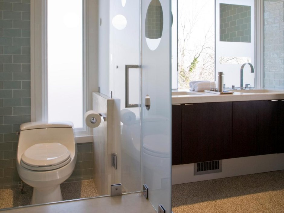 Перегородка между душем и унитазом