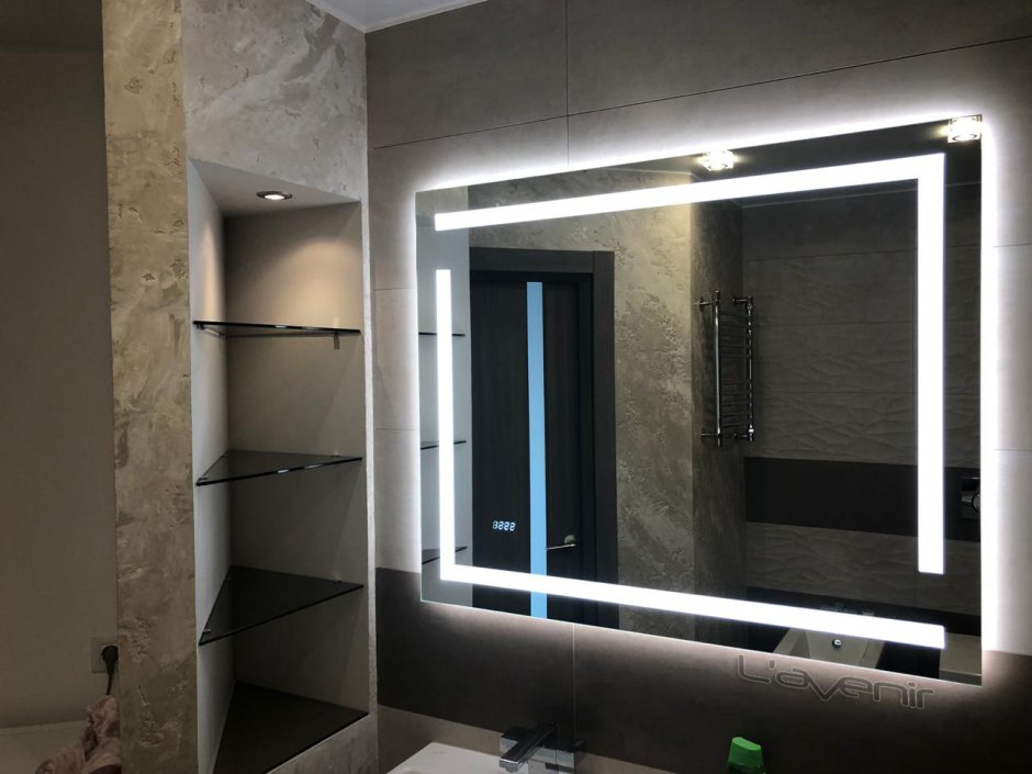 Зеркало с подсветкой в прихожую