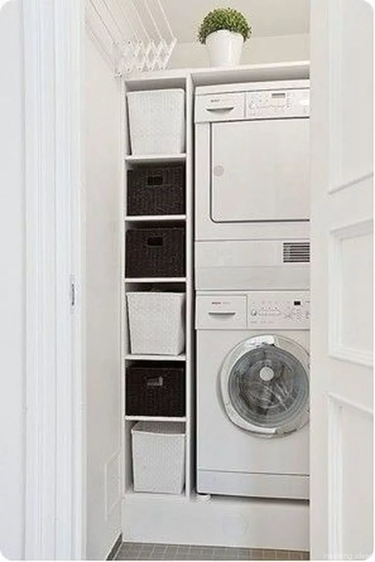 Узкая постирочная комната