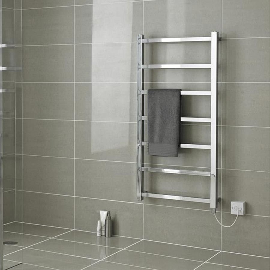 Полотенцесушитель над раковиной