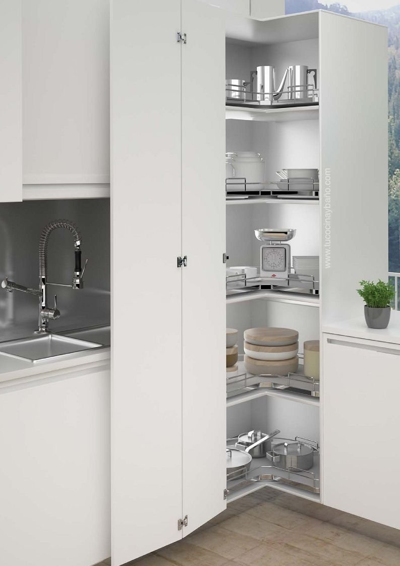 Угловой кухонный шкаф высокий