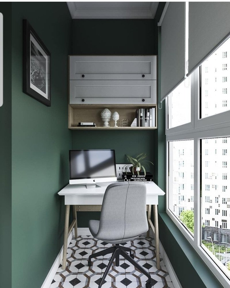 Кабинет на маленьком балконе