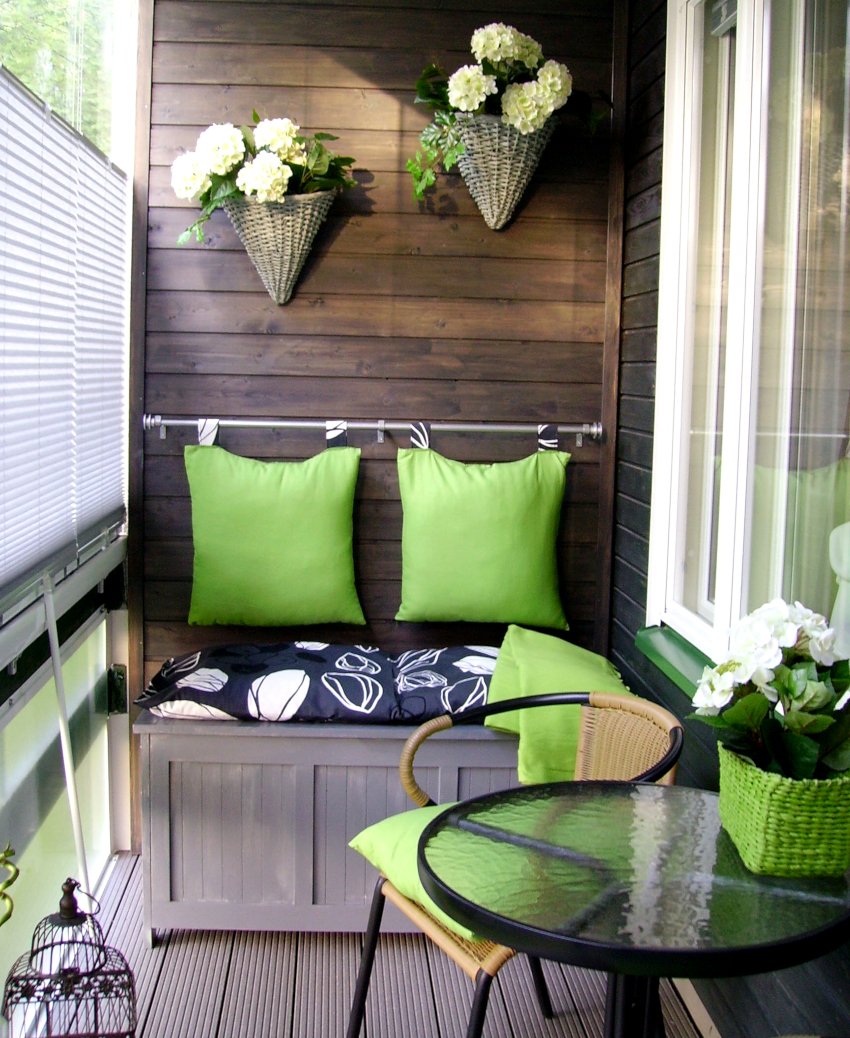 Балкон интерьер изумрудный