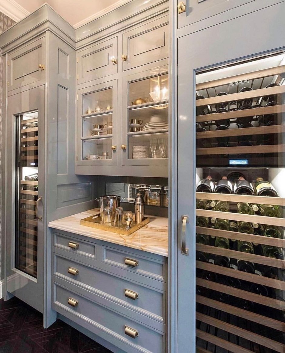 Винный шкаф на кухне