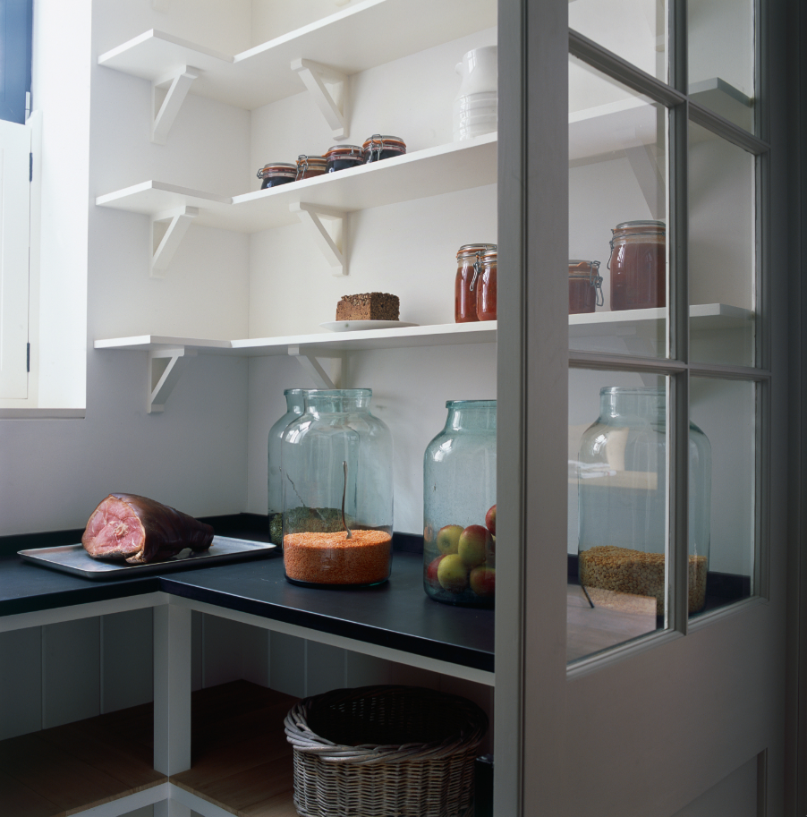 Открытый стеллаж с полками на кухню