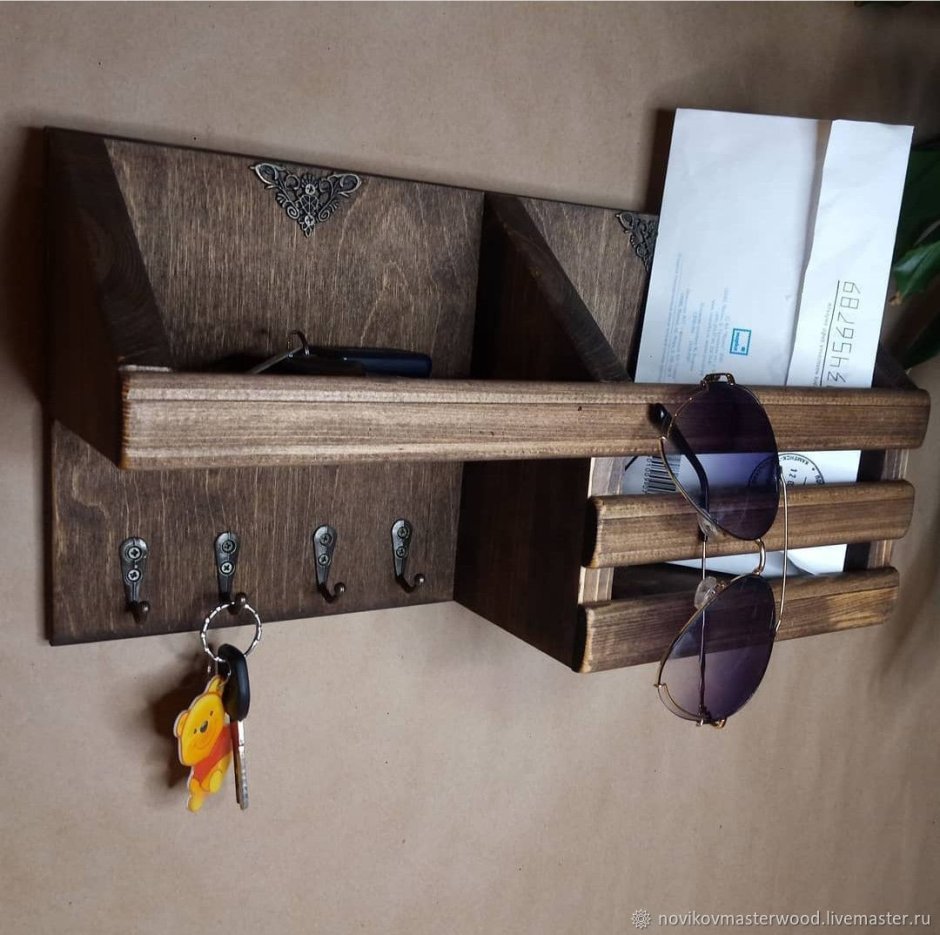 Ключница с полочкой