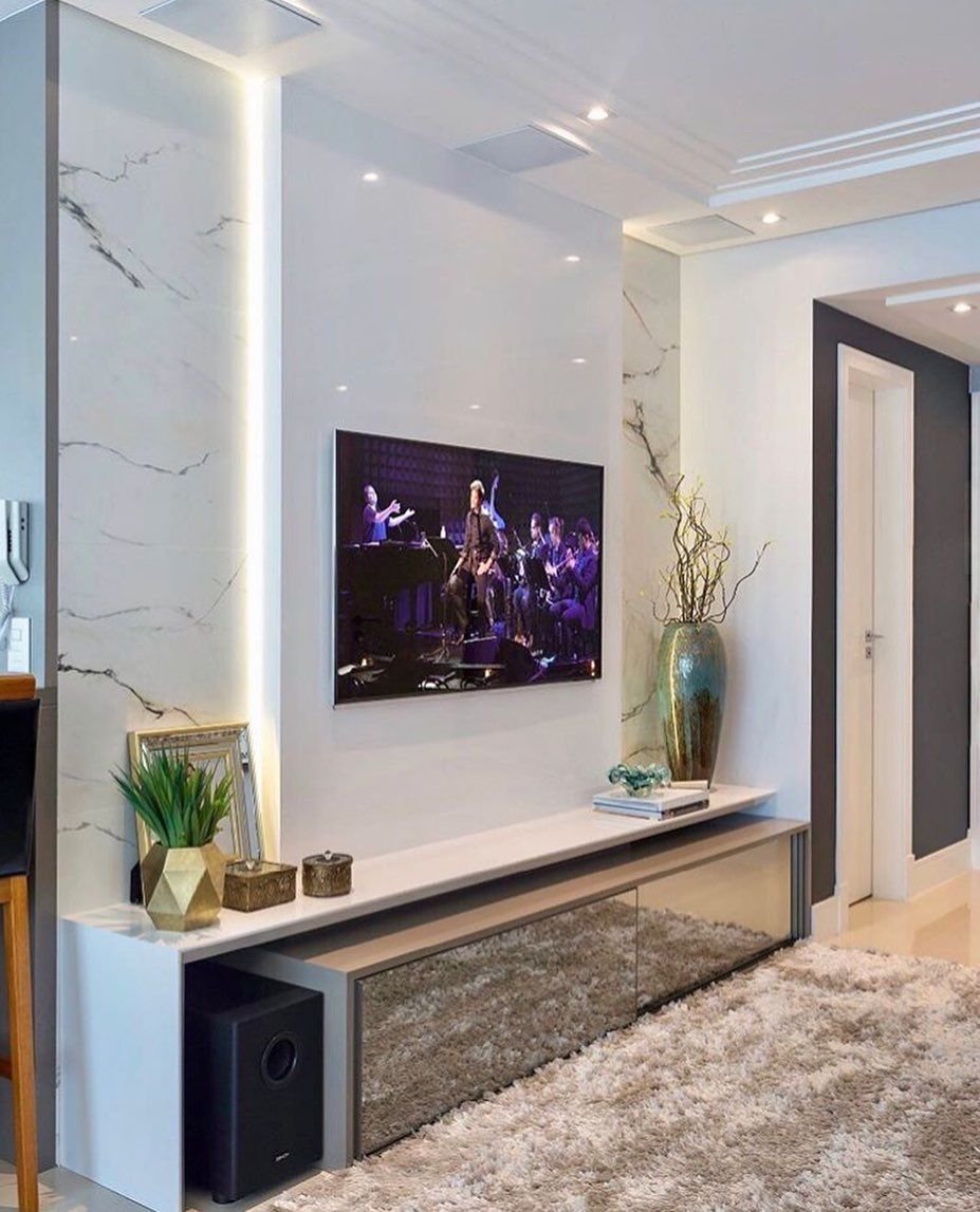 Место под телевизор в гостиной