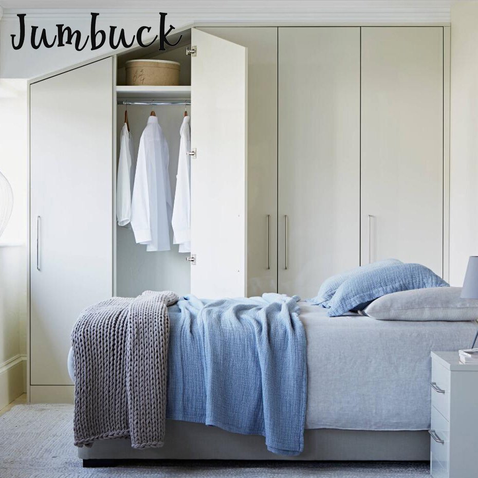 Шкаф-купе вместительный