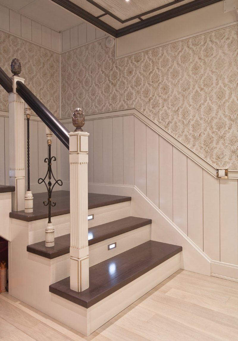 Отделка лестницы в частном доме