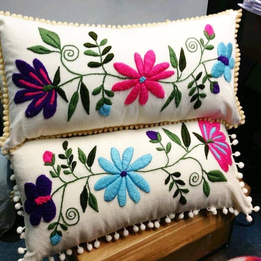Подушка с ручной вышивкой