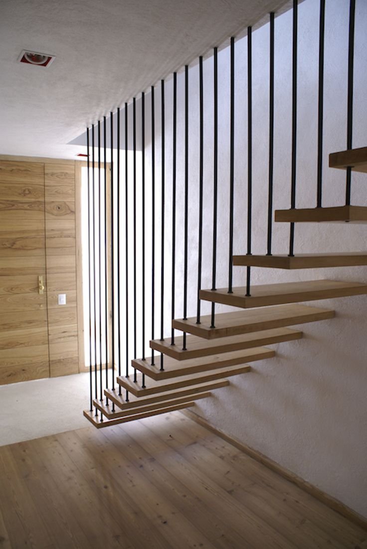 Лестничные перила до потолка