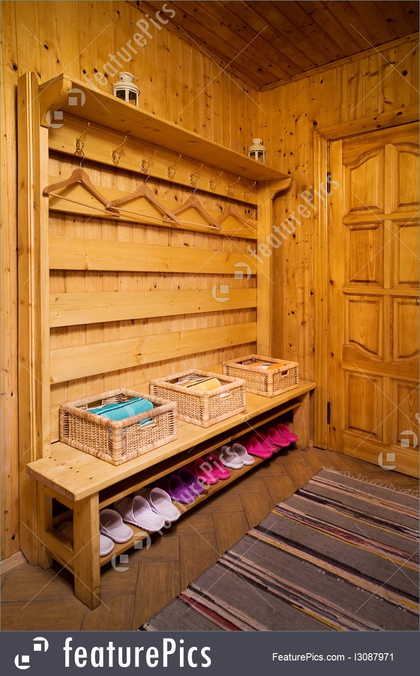 Шкаф в баню для полотенец