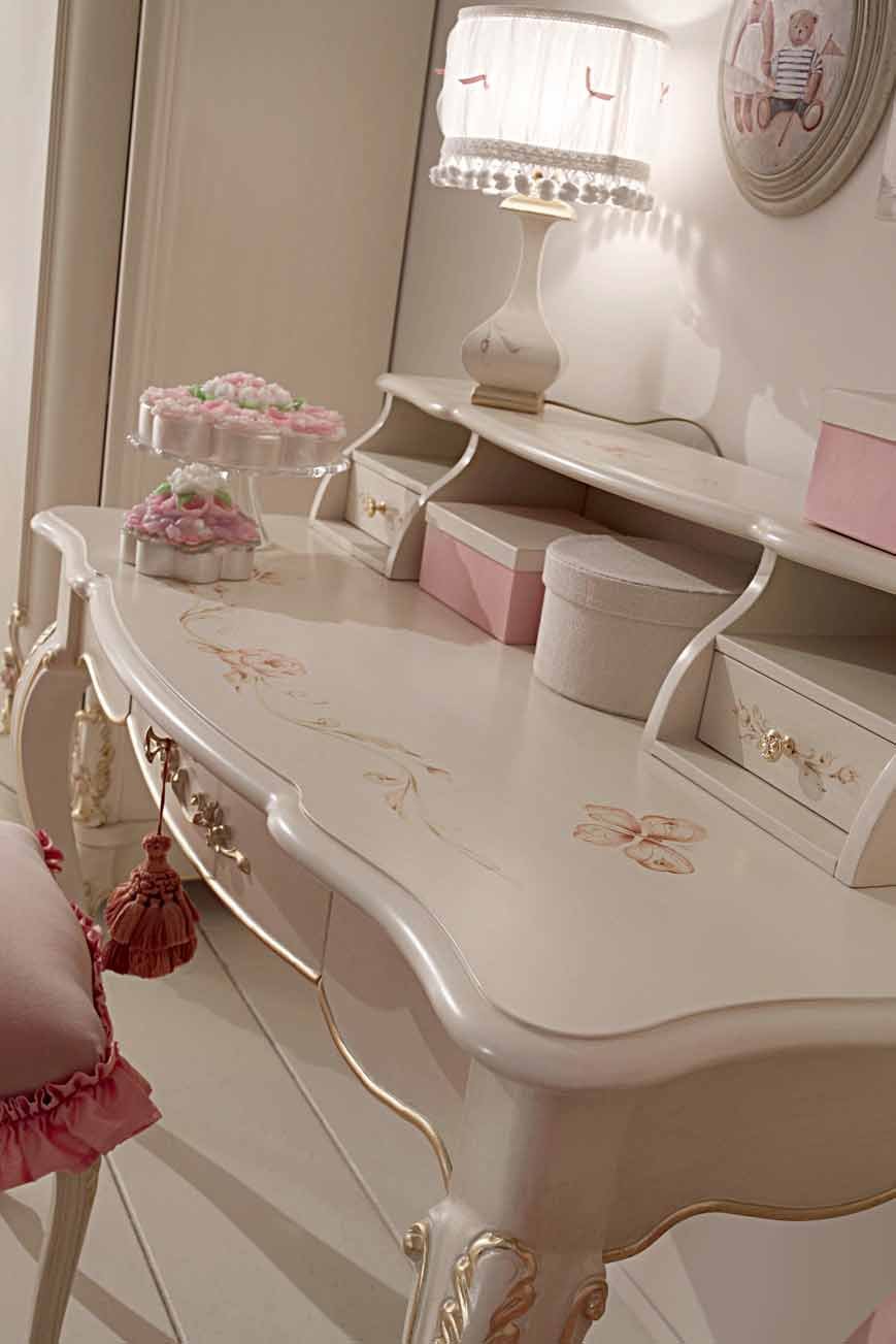Детская мебель в классическом стиле