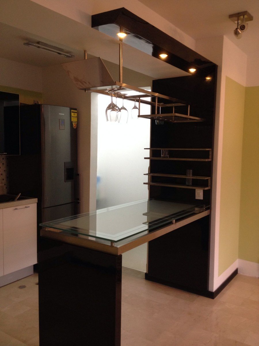 Кухни с барной стойкой