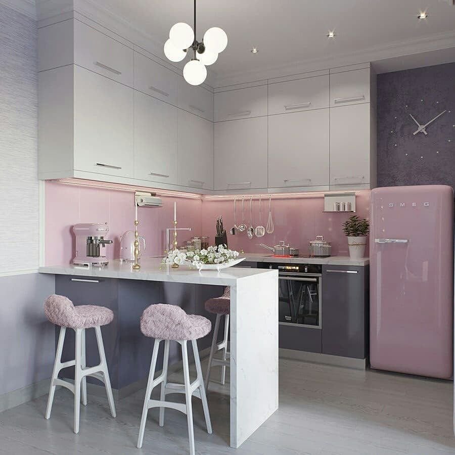 Розово фиолетовая кухня