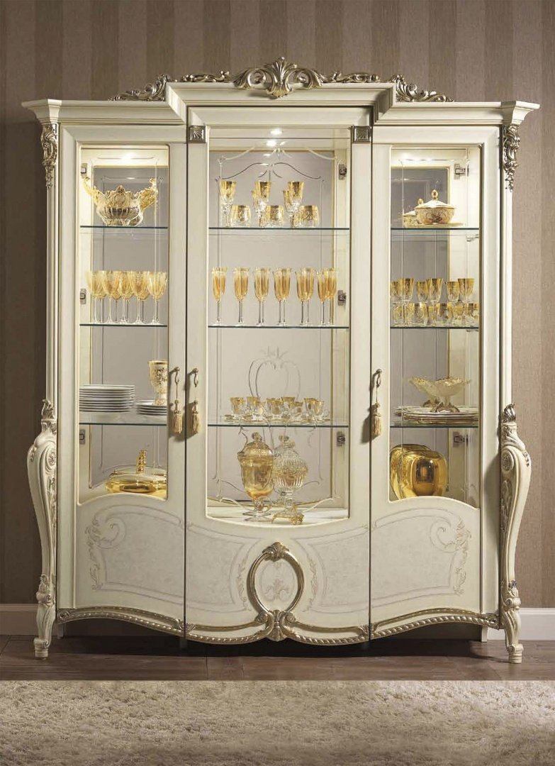 Витрина Тициано Арредо Классик