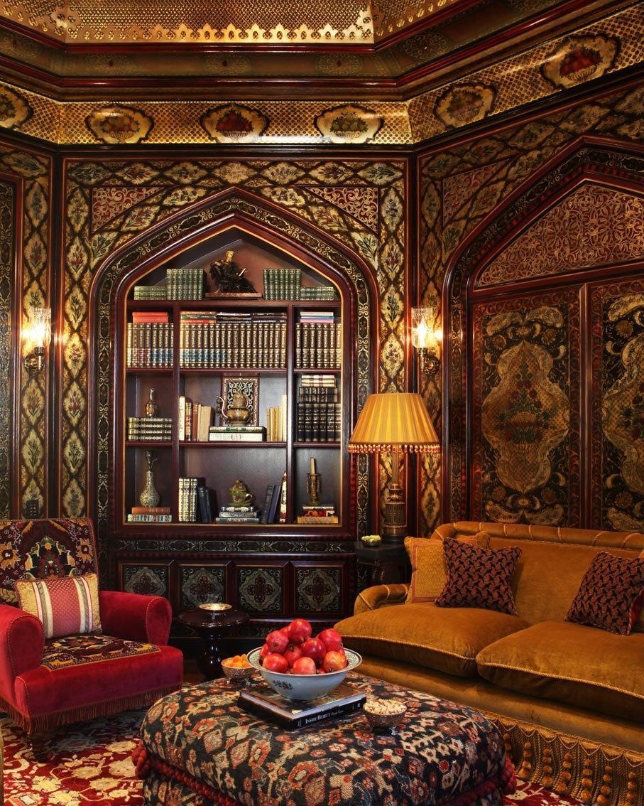 Диван в арабском стиле