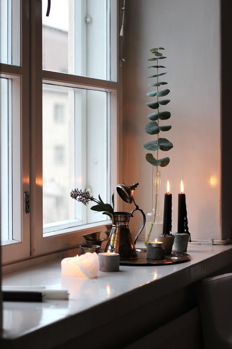 Широкий подоконник на кухне