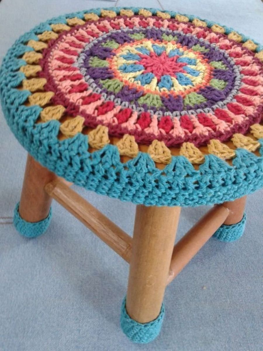 Вязаные сидушки на стулья