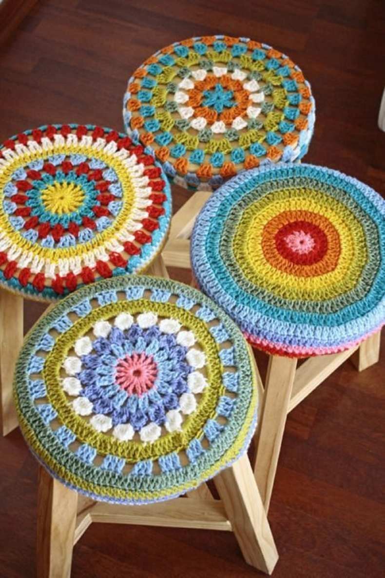 Вязаные сидушки на табурет