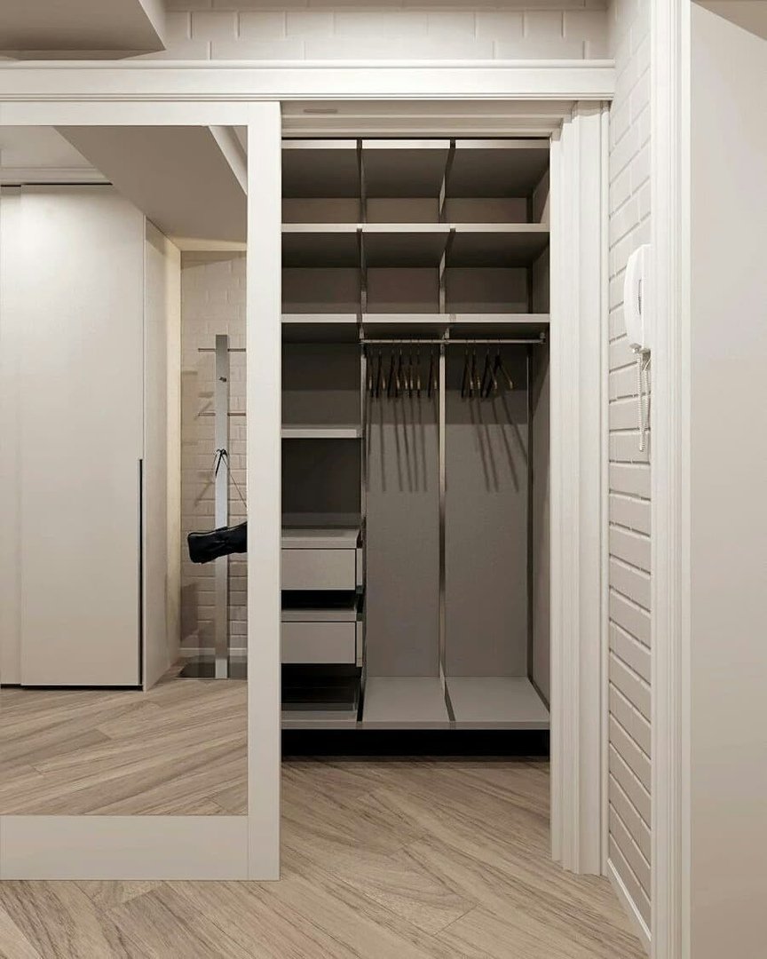 Потайная дверь в кладовку