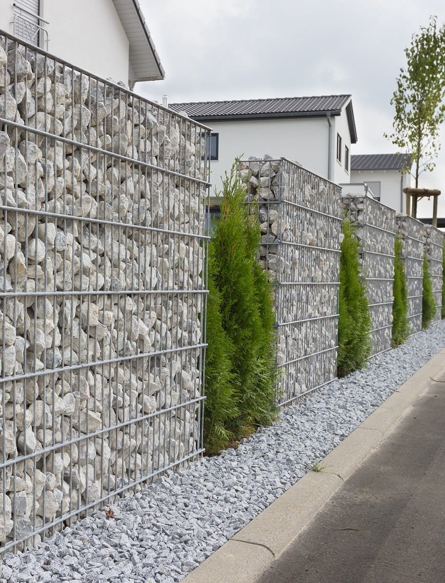 Забор из дикого камня